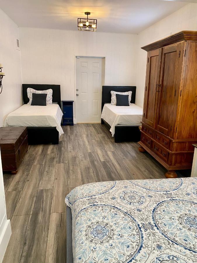 Casa Wellness Apartment Tamiami Екстериор снимка